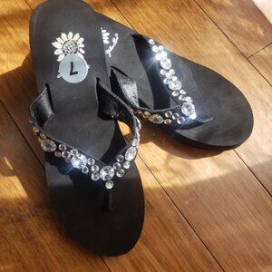Bla k Rhinestone Embellished Flip Flops